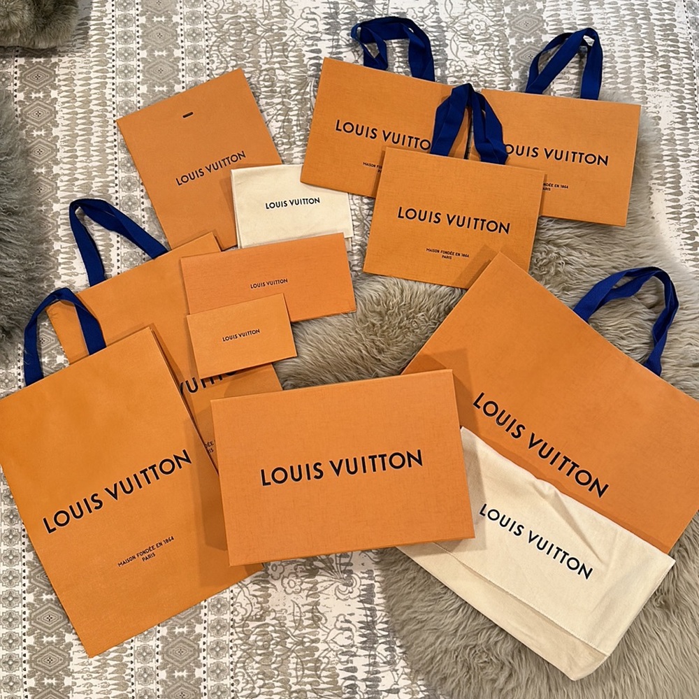 Louis Vuitton Gift Lot 12 pieces - 7 bags, 2 dust bags, 1 box
